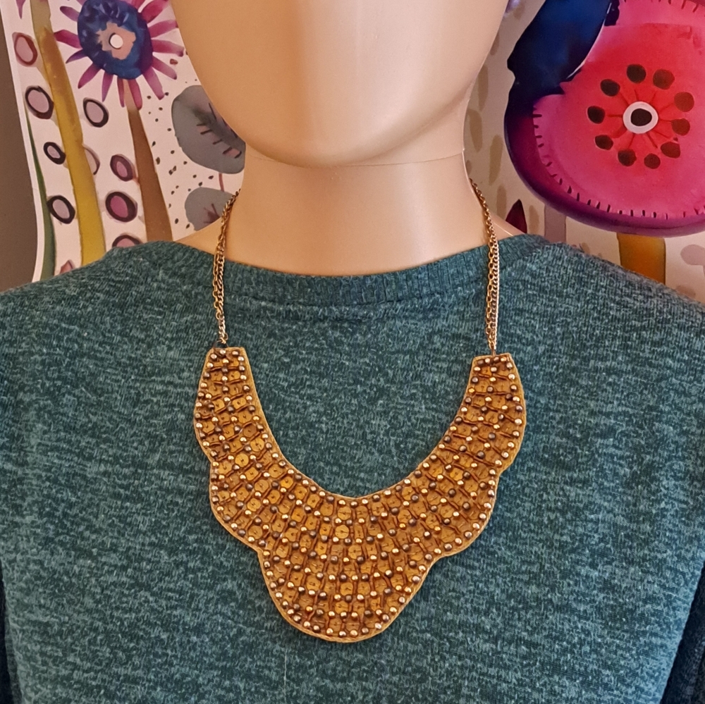 New NWT Two's Company Elegant Gold Bronze and Dark Silver Bib Necklace